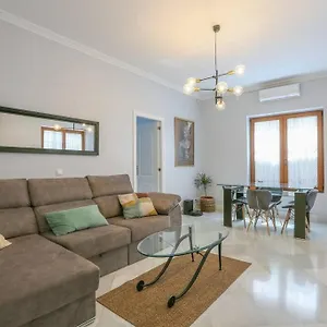 https://riverwalk-suites-puente-triana.es-andalucia.com